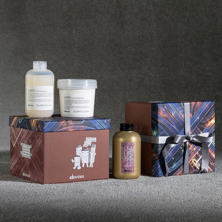 DAVINES_LOVE_CURL_MORE_INSIDE_Gift_Set.jpg
